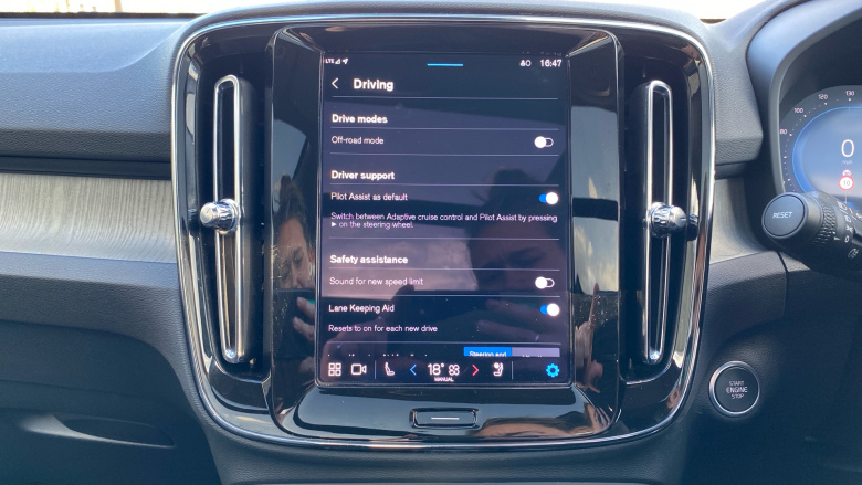 Volvo XC40 2.0 B3P Ultra Dark 5dr Auto Petrol Estate